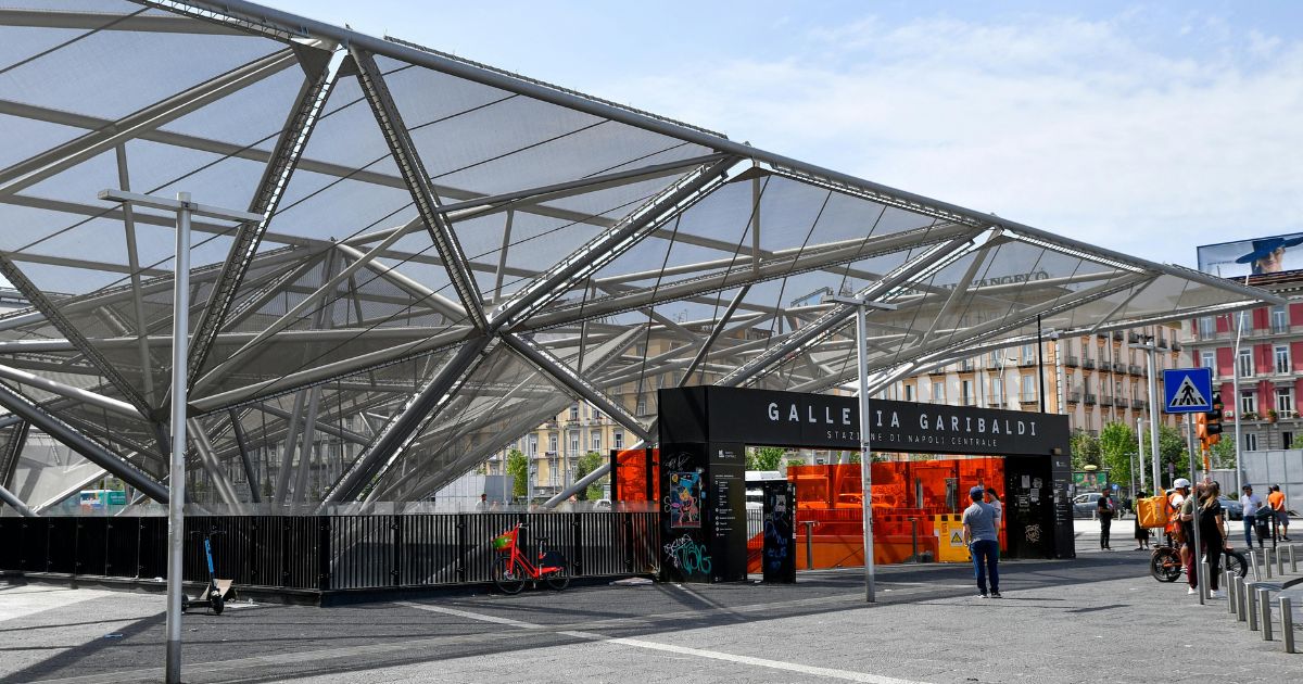 Deposito valigie sicuro Piazza Garibaldi Napoli
